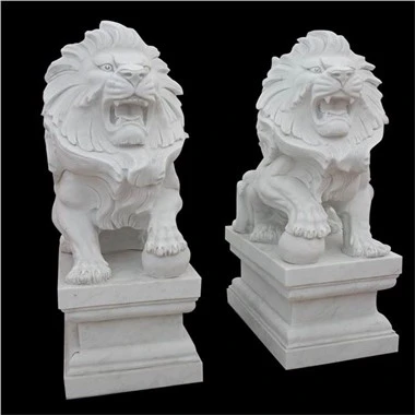 Statue de lion en marbre blanc