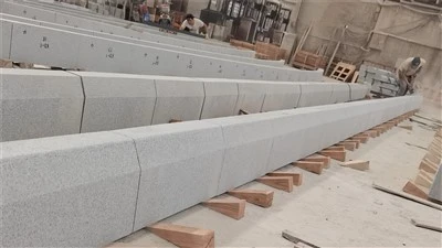 Pavé de bordure en granit gris G603