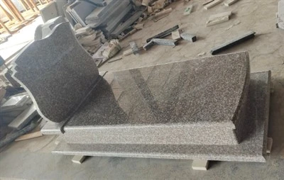 Monument de pierre tombale de granit de la Pologne G664
